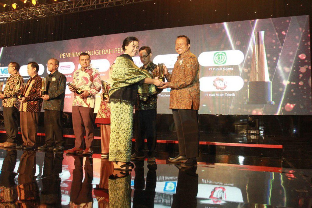 Penyerahan Anugerah SNI Award 2018 PT Hari Mukti Teknik